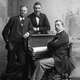 Tripulación de la expedición planeada para 1896. De derecha a izquierda Nils Gustaf Ekholm, Nils Strindberg y S. A. Andrée. Wikimedia C.